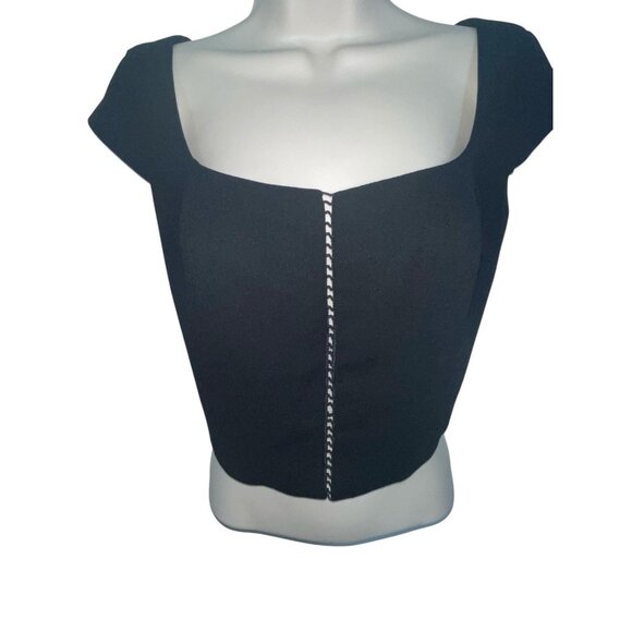 Item... VINTAGE USA? Women's Size 6 Cropped Black Ladder Cutout Zip Back Blouse - Picture 5 of 12